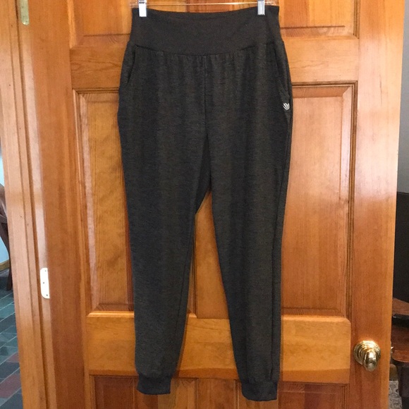 Forever 21 Heather Grey Joggers Stretch Waist Ankle Cuffs Side Pockets Sz Lg - Picture 2 of 13